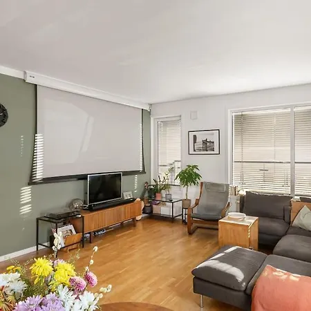 Apartment Dinbnb I Panoramic Rooftop I 700m To Station