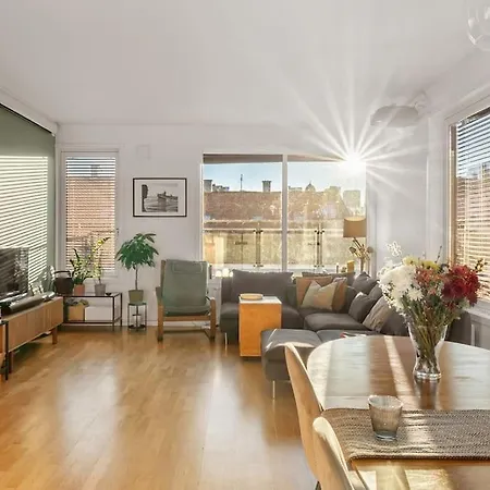 Dinbnb I Panoramic Rooftop I 700m To Station