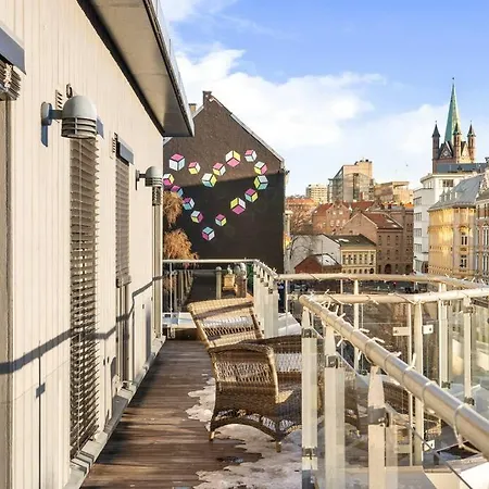 Apartment Dinbnb I Panoramic Rooftop I 700m To Station