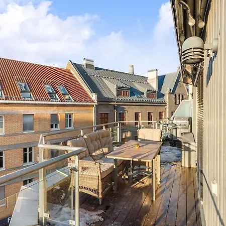 Dinbnb I Panoramic Rooftop I 700m To Station
